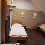 Goscinne Nad Jeziorem Aparthotel Tychy