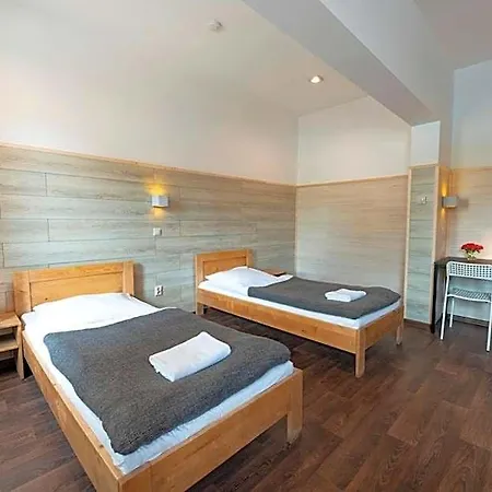 Goscinne Nad Jeziorem 3* Tychy