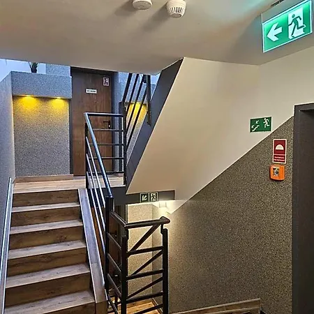 Goscinne Nad Jeziorem Aparthotel Tychy