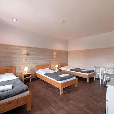 Aparthotel Goscinne Nad Jeziorem Tychy