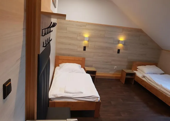 Goscinne Nad Jeziorem Apart Otel Tychy