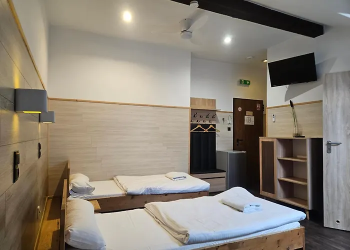 Goscinne Nad Jeziorem 3* Tychy